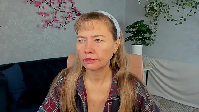 Snapshot of Carla_Vogue chatting on 11.18.25 Carla Vogue online show from 11.18.25