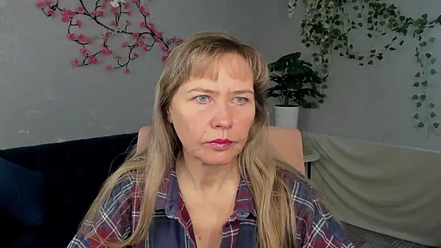 Snapshot of Carla_Vogue chatting on 11.19.25 Carla Vogue online show from 11.19.25