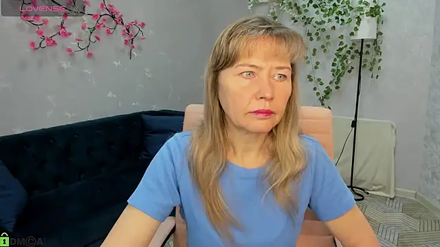 Snapshot of Carla_Vogue chatting on 11.29.25 Carla Vogue online show from 11.29.25