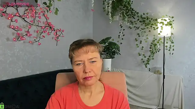 Snapshot of Carla_Vogue chatting on 11.30.25 Carla Vogue online show from 11.30.25