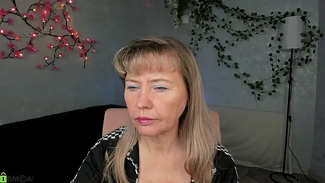 Snapshot of Carla_Vogue chatting on 12.02.25 Carla Vogue online show from 12.02.25