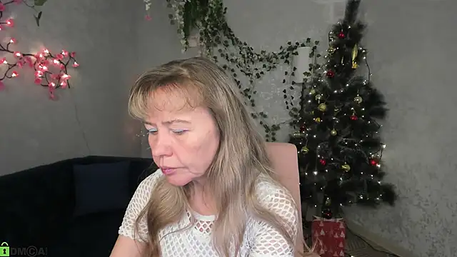 Snapshot of Carla_Vogue chatting on 12.16.25 Carla Vogue online show from 12.16.25