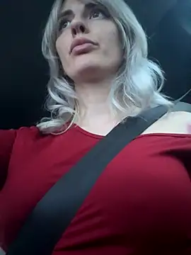 Snapshot of blondegirlx chatting on 11.03.25 blondegirlx online show from 11.03.25