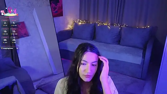 Snapshot of Mulan_Lo chatting on 11.24.25 Mulan Lo online show from 11.24.25