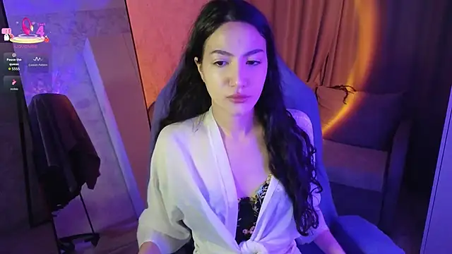 Snapshot of Mulan_Lo chatting on 11.27.25 Mulan Lo online show from 11.27.25