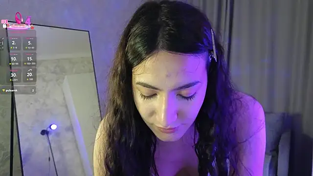 Snapshot of Mulan_Lo chatting on 11.28.25 Mulan Lo online show from 11.28.25