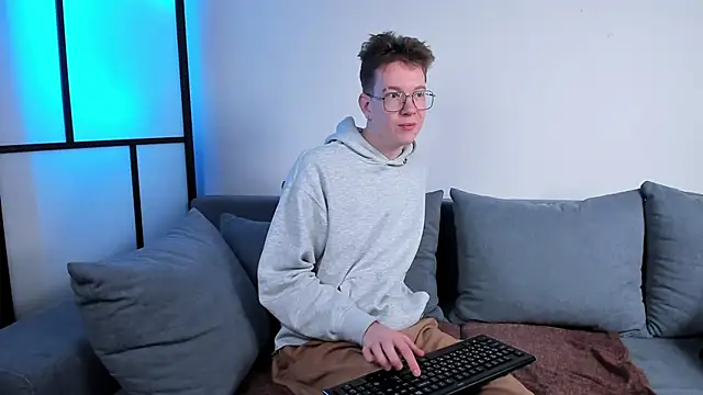 Teddy Parker online show from 11.02.25