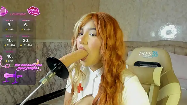 Snapshot of WhitneySweet chatting on 11.09.25 WhitneySweet online show from 11.09.25