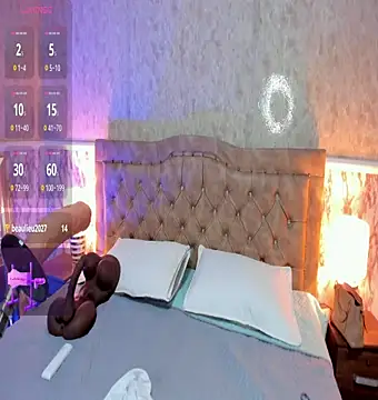 Snapshot of WhitneySweet chatting on 12.14.25 WhitneySweet online show from 12.14.25