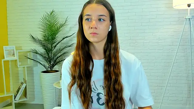 ErnestinaSiddens online show from 10.25.25
