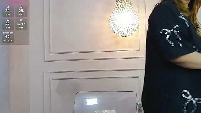 Snapshot of kittykelly chatting on 12.15.25 kittykelly online show from 12.15.25