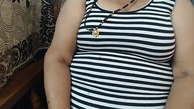 Snapshot of TABOOBREAKERS chatting on 02.01.25 TABOOBREAKERS online show from 02.01.25