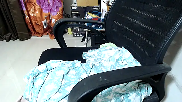 Snapshot of TABOOBREAKERS chatting on 02.11.25 TABOOBREAKERS online show from 02.11.25