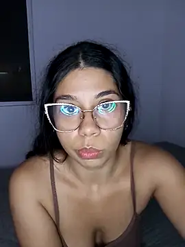 Snapshot of Angeeelina@xh chatting on 11.11.25 Angeeelinaxh online show from 11.11.25