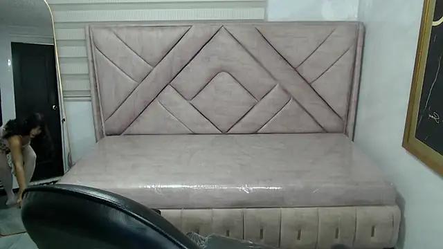 Afrodita Wild v online show from 03.25.26