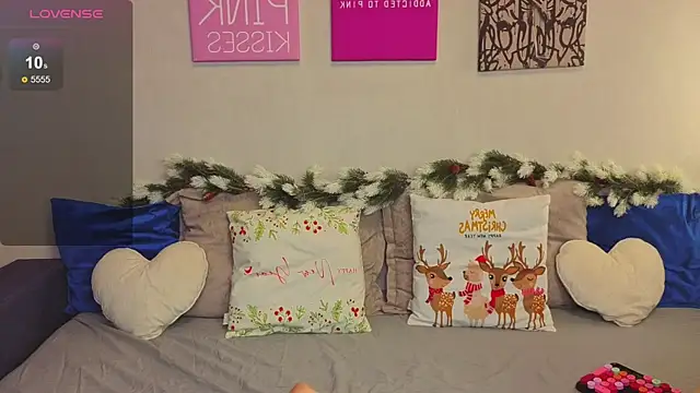 Snapshot of KittieHeart chatting on 01.12.26 KittieHeart online show from 01.12.26