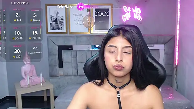 Snapshot of Cute_Martina_v chatting on 10.27.25 Cute Martina v online show from 10.27.25