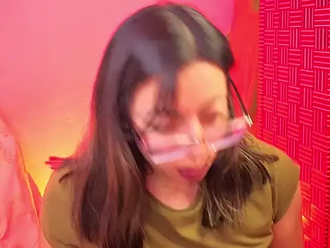 Snapshot of zylla_storn chatting on 12.16.25 zylla storn online show from 12.16.25