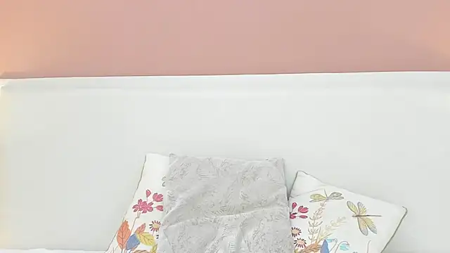 Snapshot of _Laylaa chatting on 10.27.25 Laylaa online show from 10.27.25