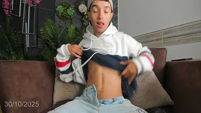 Snapshot of Dallen_Grant chatting on 10.30.25 Dallen Grant online show from 10.30.25