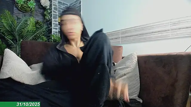 Snapshot of Dallen_Grant chatting on 10.31.25 Dallen Grant online show from 10.31.25