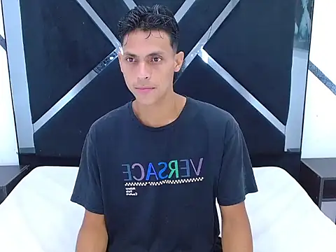 Snapshot of wiltom_ chatting on 10.28.25 wiltom online show from 10.28.25