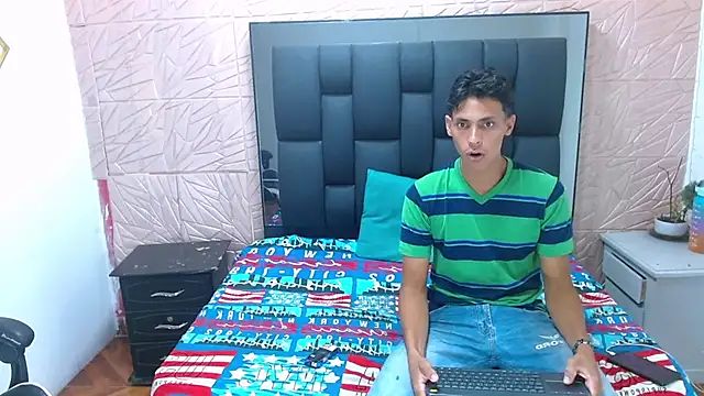 Snapshot of wiltom_ chatting on 10.30.25 wiltom online show from 10.30.25