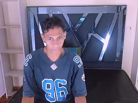 Snapshot of wiltom_ chatting on 10.31.25 wiltom online show from 10.31.25