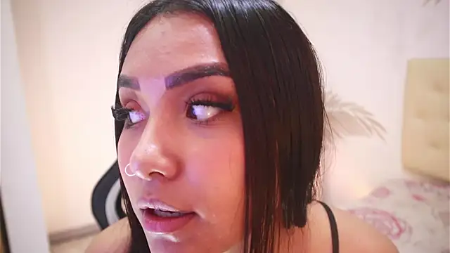 Snapshot of Isabelle_Lane chatting on 12.01.25 Isabelle Lane online show from 12.01.25