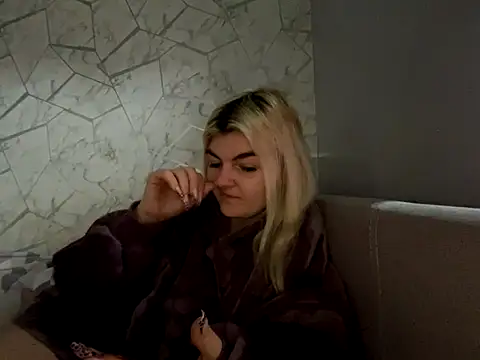 rosie-hipstergal online show from 11.15.25