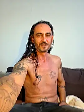 Snapshot of Hottlatin28 chatting on 10.26.25 Hottlatin28 online show from 10.26.25