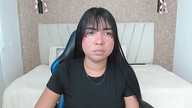 Snapshot of AliceSmity_ chatting on 11.23.25 AliceSmity online show from 11.23.25