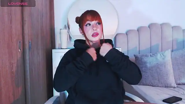 GiaStonne online show from 11.13.25