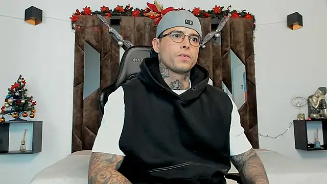 Snapshot of MATEO_DILUCA chatting on 12.16.25 MATEO DILUCA online show from 12.16.25