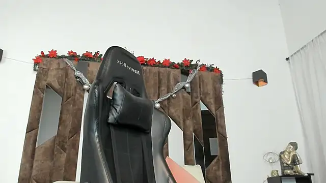 Snapshot of MATEO_DILUCA chatting on 12.18.25 MATEO DILUCA online show from 12.18.25