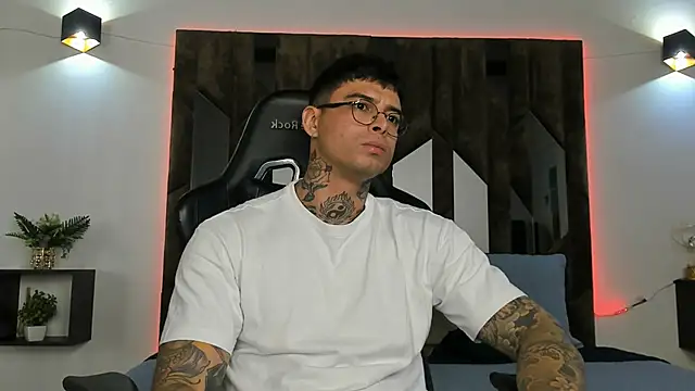 Snapshot of MATEO_DILUCA chatting on 01.13.26 MATEO DILUCA online show from 01.13.26