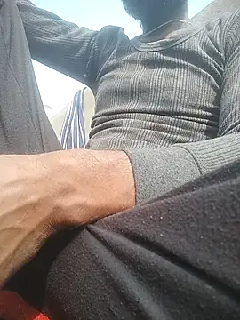 desicoupleNoon online show from 11.15.25