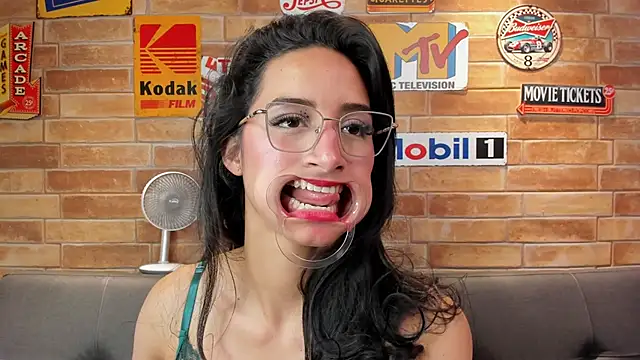 foxy sharlotte online show from 04.18.26