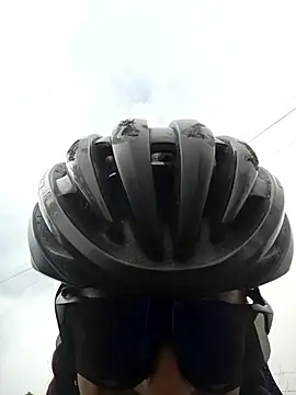 Snapshot of LAPOTRA_04 chatting on 12.21.25 LAPOTRA 04 online show from 12.21.25