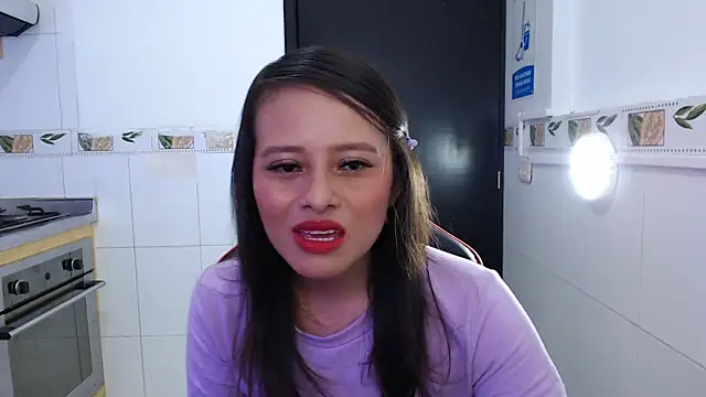 Snapshot of karla_al chatting on 11.10.25 karla al online show from 11.10.25