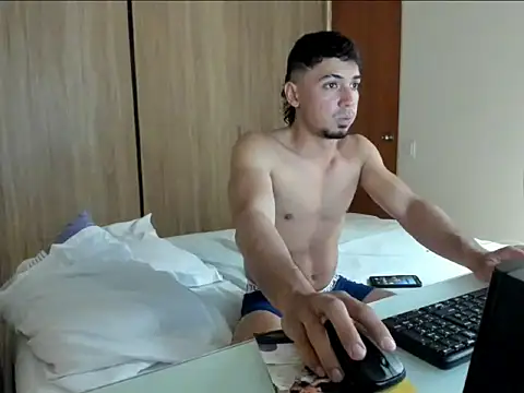 Snapshot of bbenboxer chatting on 11.25.25 bbenboxer online show from 11.25.25