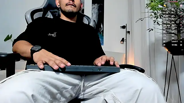 Snapshot of IamKael_ chatting on 02.12.26 IamKael online show from 02.12.26