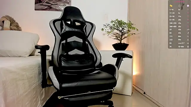 Snapshot of IamKael_ chatting on 02.15.26 IamKael online show from 02.15.26