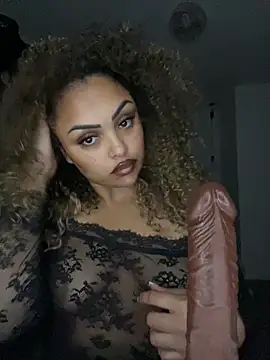 Snapshot of CaramelCarmenxox chatting on 06.12.26 CaramelCarmenxox online show from 06.12.26