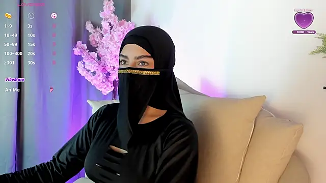 Snapshot of shaima__ chatting on 11.21.25 shaima online show from 11.21.25