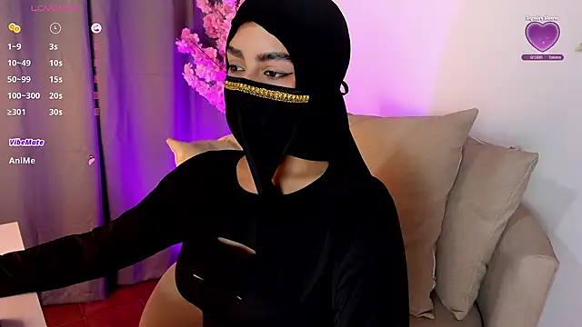 Snapshot of shaima__ chatting on 11.22.25 shaima online show from 11.22.25