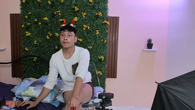 Snapshot of angel666smit chatting on 10.31.25 angel666smit online show from 10.31.25