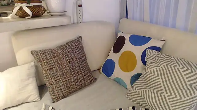 Snapshot of Nube_Azul1 chatting on 11.17.25 Nube Azul1 online show from 11.17.25