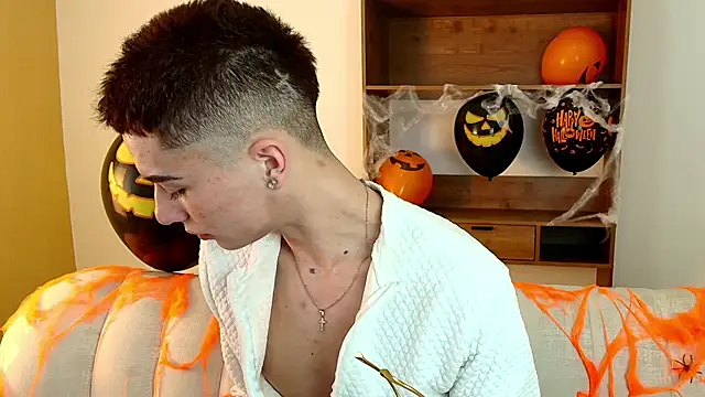 Snapshot of MatheoMontclair chatting on 10.28.25 MatheoMontclair online show from 10.28.25