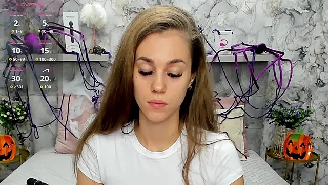 Snapshot of CandysSweet chatting on 10.30.25 CandysSweet online show from 10.30.25